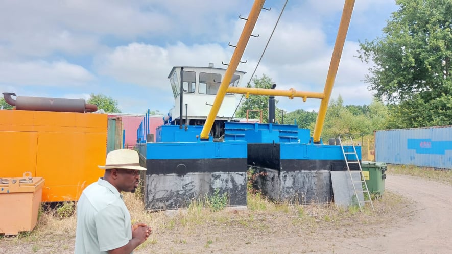  Dredgers refurbishment and sales